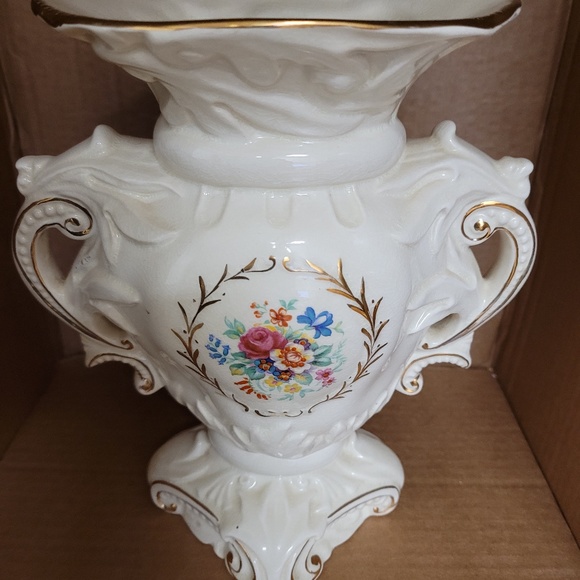 Enoch Wedgwood Ivory Decorated Vases - Picture 1 of 5